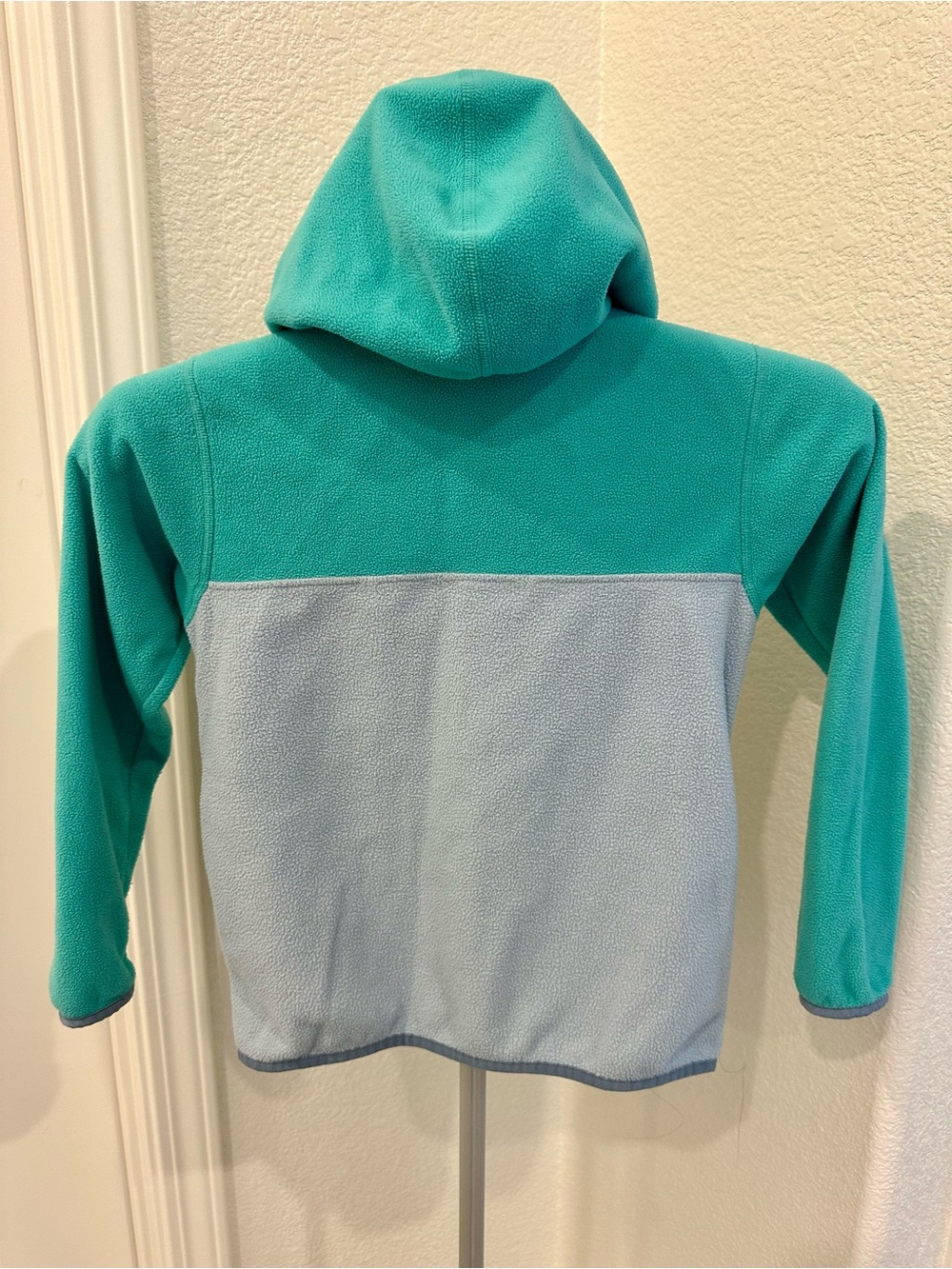 Patagonia Kids' Micro D Snap-T Fleece Jacket in Aqua size S - Picture 3 of 11